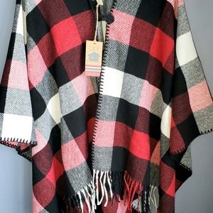 DKR Cottage Collection (with love from Canada) Buffalo Plaid Poncho